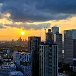 Luxurious Modern Canary Wharf Apt - London Views